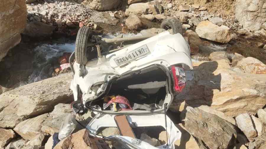 Uttarakhand News : वाहन खाई में गिरने से दर्दनाक हादसा, 01 व्यक्ति की मौत, अन्य गंभीर घायल