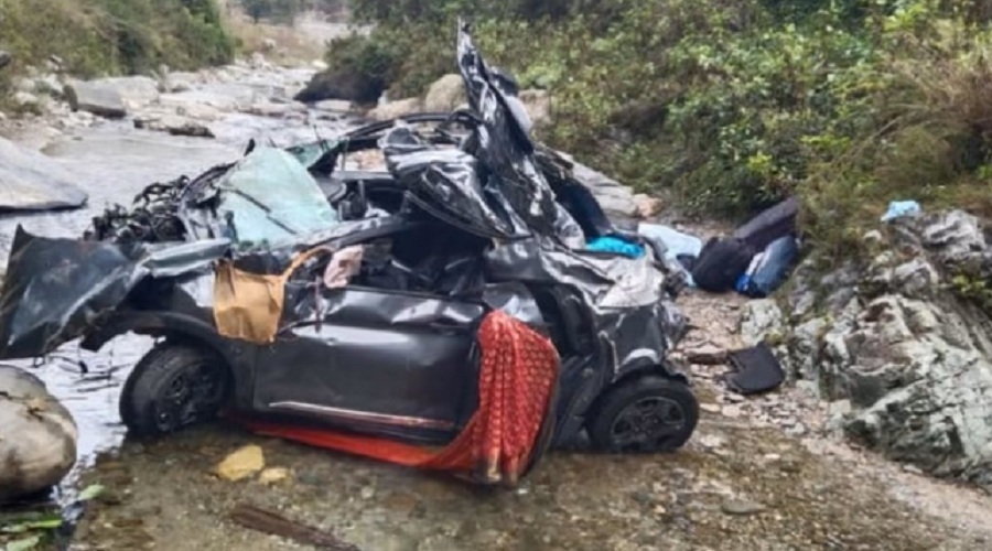 उत्तराखंड से बड़ी खबर : बरात की कार खाई में गिरने से 4 लोगों की मौत