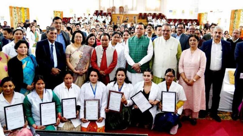 नवरात्रि के अवसर पर प्रदेश की 824 बहनों को मिली स्वास्थ्य कार्यकर्ता के रूप में नियुक्ति, मुख्यमंत्री ने प्रदान किये 187 नियुक्ति पत्र