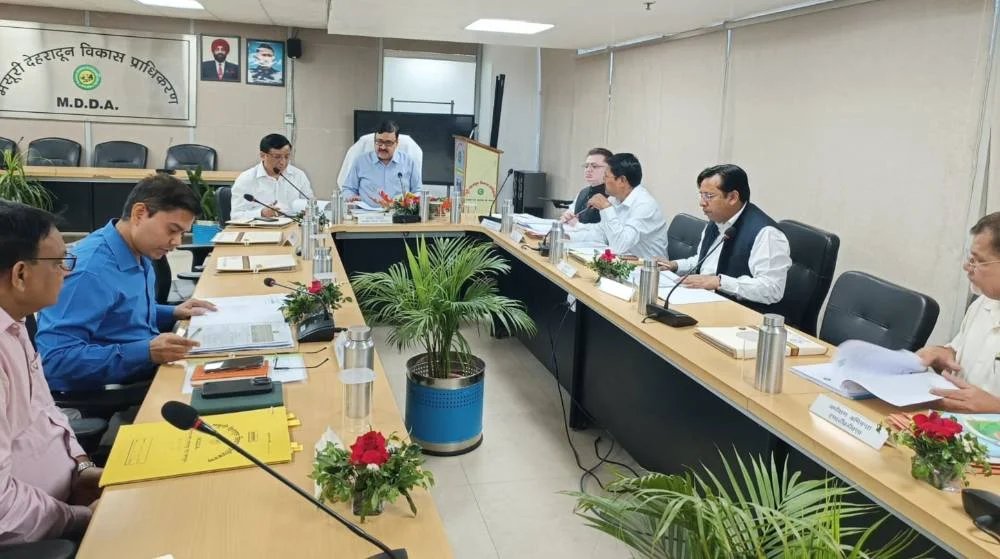 देहरादून के विकास का नया ब्लूप्रिंट, 968 करोड़ के बजट संग शहर को मिलेगा आधुनिक स्वरूप; एमडीडीए की 113वीं बोर्ड बैठक में जनहित, हरियाली और इंफ्रास्ट्रक्चर पर बड़ा फोकस