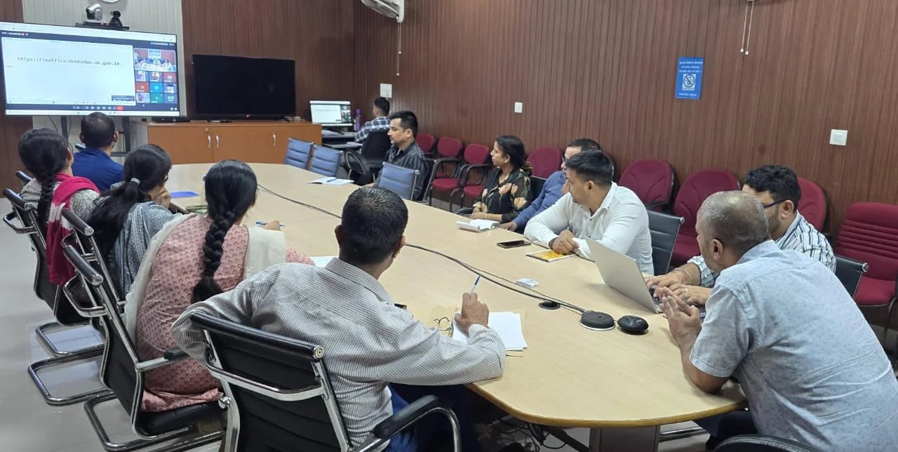 जिले में ई-ऑफिस प्रणाली को प्रभावी बनाने हेतु प्रशिक्षण कार्यक्रम आयोजित, अधिकारियों एवं कर्मचारियों को दिया गया व्यवहारिक प्रशिक्षण