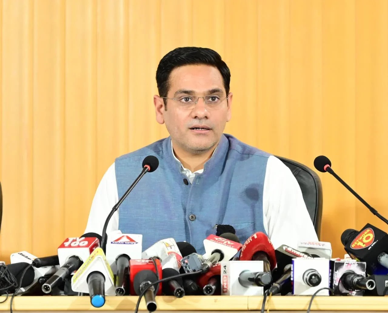 उत्तराखंड की मछली ने विदेश में बनाई पहचान, 30 टन निर्यात की तैयारी : मत्स्य पालन मंत्री सौरभ बहुगुणा
