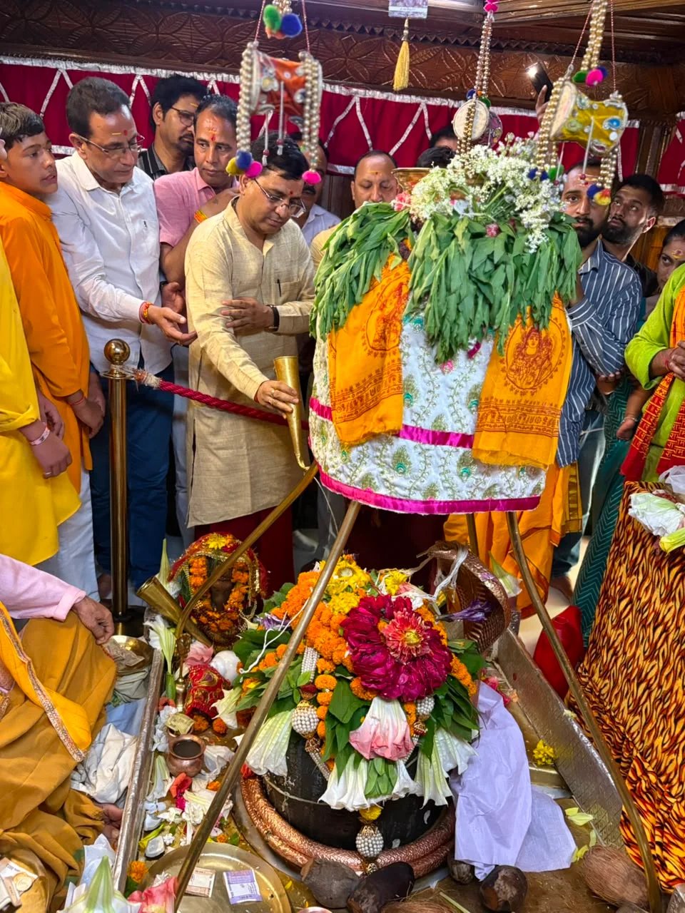 उत्तरकाशी में मुख्यमंत्री धामी के मुख्य सेवक के रूप में पाँच वर्ष पूर्ण होने के अवसर पर श्री काशी विश्वनाथ मंदिर में विशेष पूजा-अर्चना