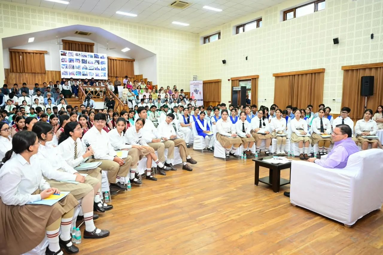 मुख्यमंत्री धामी ने सुनी नई पीढ़ी की आवाज, 3 लाख विद्यार्थियों से संवाद कर पूछा-कैसा हो आपके सपनों का उत्तराखंड