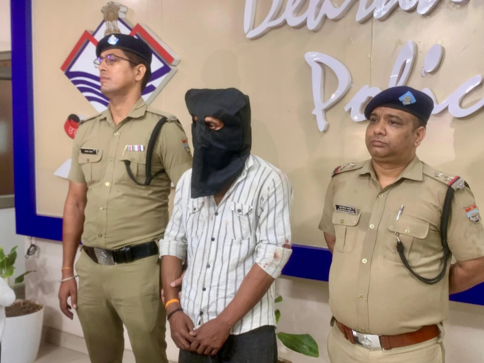 मात्र 300 रुपए के लिए कर डाले 3 मर्डर, रायपुर क्षेत्र में हुई बुजुर्ग दम्पत्ति व नौकरानी की हत्या करने वाले अभियुक्त को पुलिस ने किया गिरफ्तार